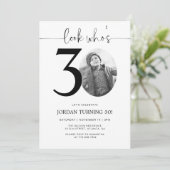 誰が30歳になったかなんて見てみて！｜写真付き30歳誕生日パーティー招待状 招待状 (スタンド正面)