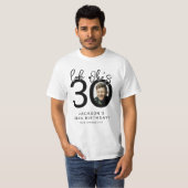 誰が30歳になったかなんて見てみて | 写真 30歳誕生日Tシャツ Tシャツ (正面フル)