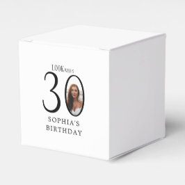 誰が30歳? ミニマル写真入り30歳の誕生日 フェイバーボックス