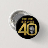 誰が40写真黒金ゴールド40歳の誕生日 缶バッジ (正面&裏面)