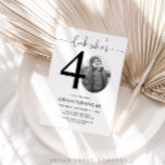 誰が40歳か見て | 写真40th誕生日招待状 招待状<br><div class="desc">この祝Look Who's 40 invitationを使用して、タイムレスなスタイルでマイルストーン40歳の誕生日！この招お洒落待はモダン、デザインを搭載し、エレガンスのtouchでシンプルさを好む人々に最適である。完全にカスタマイズ可能で、簡単にパーティー詳細を追加して、40歳の誕生日お祝いのトーンを設定するパーソナルで洗練されたスタイリッシュ招待状を作成できる。</div>