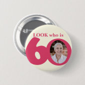 誰が60写真おもしろいピンククリームボタン/バッジ 缶バッジ (正面&裏面)