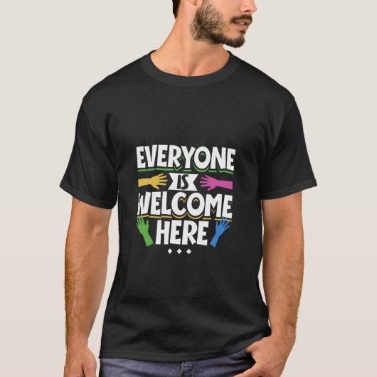 誰でも歓迎 多様性と包摂 Tシャツ (正面)