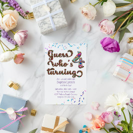 誰の誕生日か当ててみて！お菓子にデコレーションを添えて４歳の誕生日 招待状