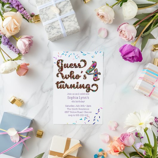 誰の誕生日か当ててみて！お菓子にデコレーションを添えて４歳の誕生日 招待状