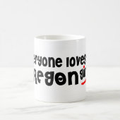 誰もがオレゴンの娘を愛している コーヒーマグカップ (中央)
