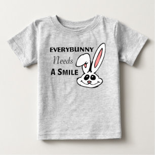 誰もがスマイルベビー/幼児ティーを必要とする ベビーTシャツ