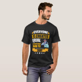 誰もが平等に作成され、次に学Sにある Tシャツ (正面フル)