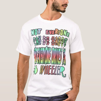 誰もが幸せになれるわけではない。誰もが運転するわけではない… Tシャツ