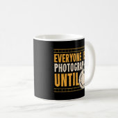 誰もが手動モードの写真まで写真家 コーヒーマグカップ (正面右)