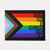 誰もが歓迎ここに(進捗プライド)旗禁止 ドアマット (正面)