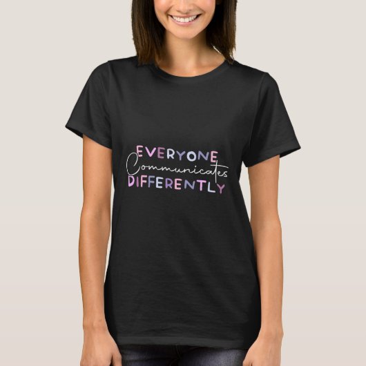 誰もが異なる自閉症意識を伝える Tシャツ (正面)