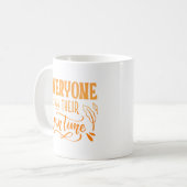 誰もが自分の時間を過ごす コーヒーマグカップ (正面左)