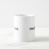 誰も信じるな コーヒーマグカップ (中央)