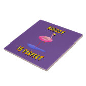 誰も完璧ではない – フラミンゴとスイミングリング タイル (側面)