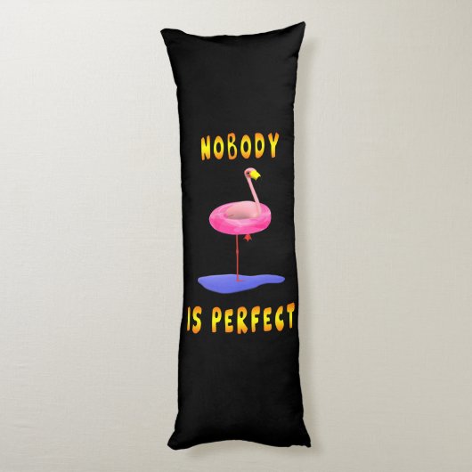 誰も完璧ではない – フラミンゴとスイミングリング ボディピロー (裏面 (縦))