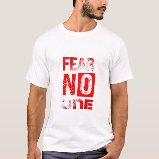 誰も恐れない - 勇気溢れるストリートウェア Tシャツ (正面)