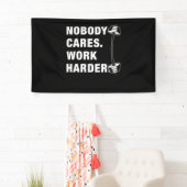 誰も気にもっと体おもしろい育館で働かない 横断幕 (インサイチュ)