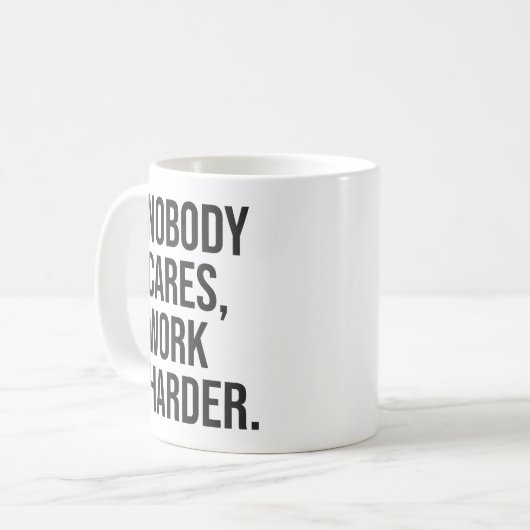 誰も気にも、もっと頑張るやる気を起こさせる- コーヒーマグカップ (正面左)