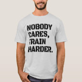 誰も気によく練習しない Tシャツ (正面)