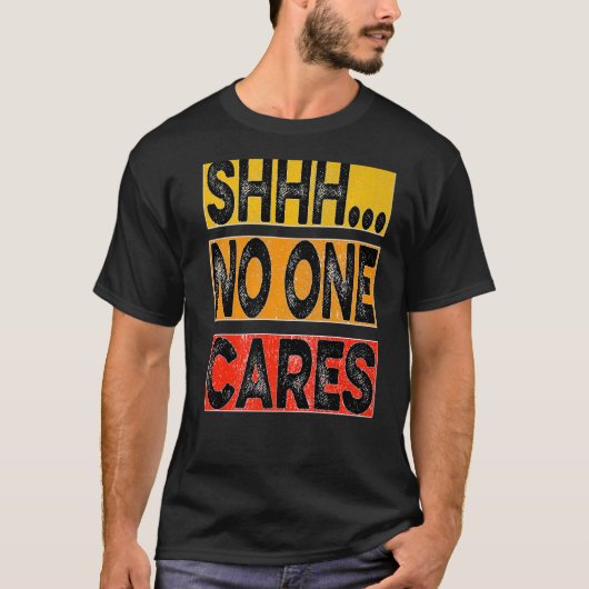 誰も気に Tシャツ (正面)