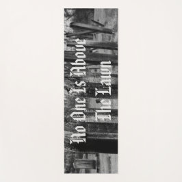 誰も芝生の上に居ない ヨガマット