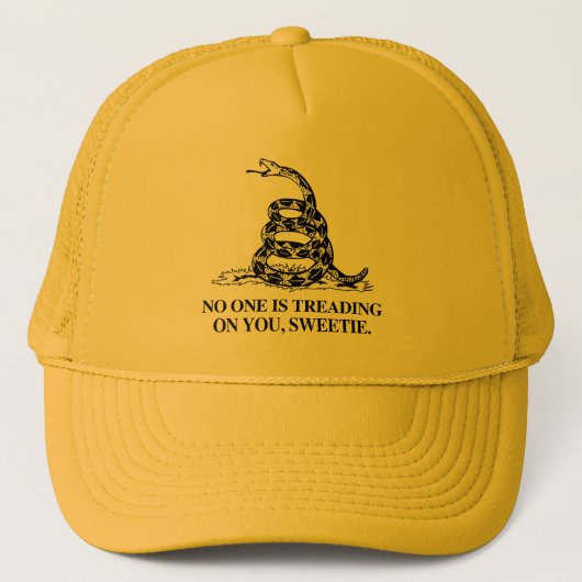 誰も踏み付けてはいない、スウィーティ キャップ (正面)