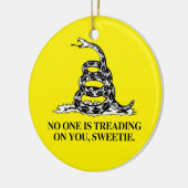 誰も踏み付けてはいない、スウィーティ セラミックオーナメント (左)