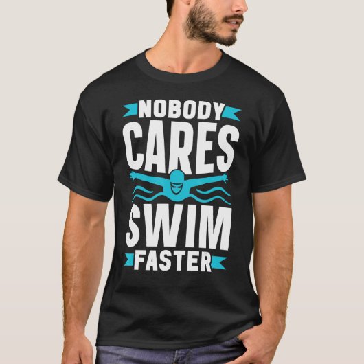 誰も速気にく泳ぐ可愛いモチベーションことわざT Tシャツ (正面)