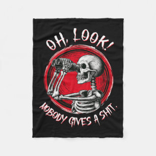 誰も面白いハロウィン与えの衣装を見ていない フリースブランケット