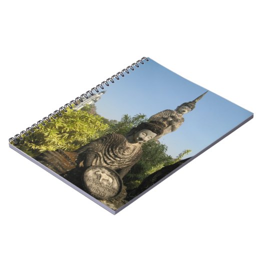 誰を崇拝してる？タイ，イサーン，ノングカイ ノートブック (左側)