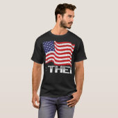 課税は盗難アメリカ合衆国国旗Libertarian An Tシャツ (正面フル)