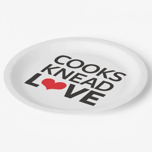 調理師は愛を練ります ペーパープレート (アングル)