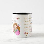 諺31:25彼女は強いメモ帳を着ている ツートーンマグカップ (中央)