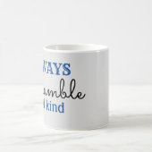 謙虚である コーヒーマグカップ (中央)