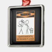 警告だ！テンパメンタルキーボードプレーヤー メタルオーナメント (左)