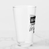 警告だ！婦人は再びグラスを飲んでいる タンブラーグラス (右)