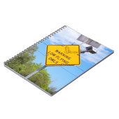 警告の低く飛んでいるなフクロウの印 ノートブック (左側)