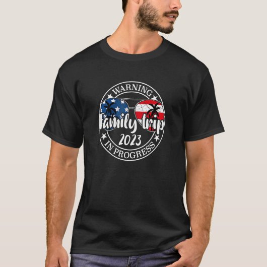 警告の家族旅行2023進行中の家族Vaca Tシャツ (正面)