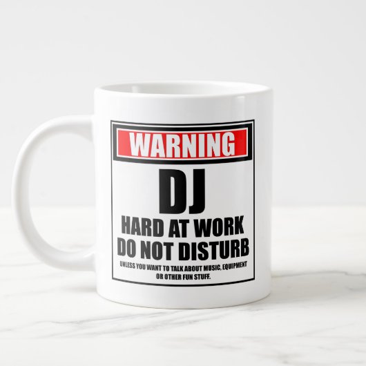 警告のDJ懸命が邪魔にならない ジャンボコーヒーマグカップ (左)