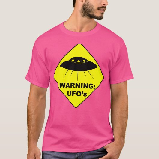 警告のUfoのおもしろい警告標識飛んでいる。 Tシャツ (正面)