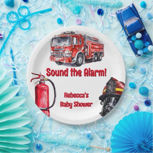 警報を鳴らす赤い消防車の男の子の赤いシャワー ペーパープレート (パーティー)