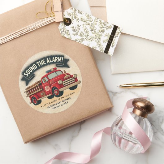 警報を鳴らす!ヴィンテージ消防車の赤ちゃんシャワー ラウンドシール (ギフト)