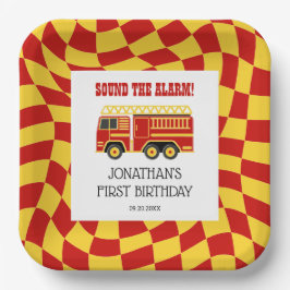 警報トラックの市松模様に誕生日を鳴らす ペーパープレート
