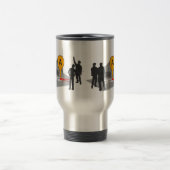 警察および体の輪郭が付いている犯罪現場の地図 トラベルマグ (中央)