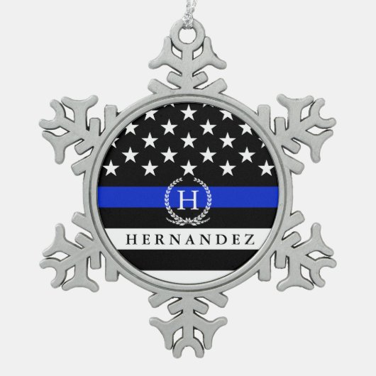 警察によってスタイルを作られる米国旗のカスタマイズモノグラム スノーフレークピューターオーナメント (正面)