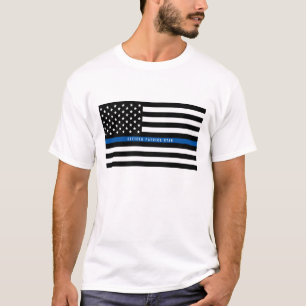 警察の薄いブルーライン米国旗は名前を加えます Tシャツ