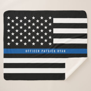警察の青い線アメリカ国旗モノグラムメッド。 シェルパブランケット
