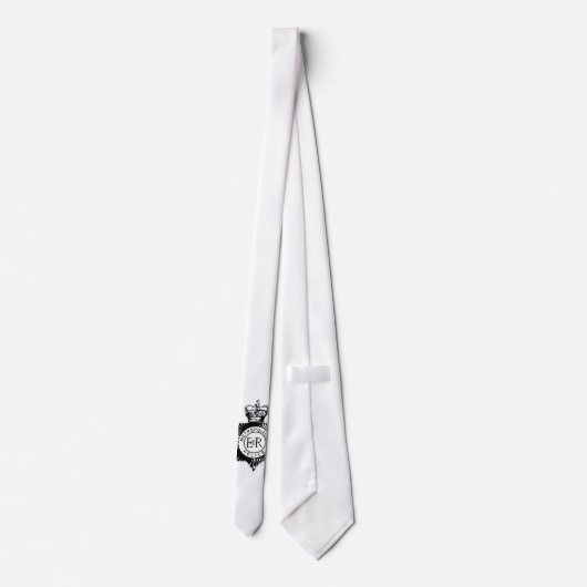 警察はタイに記章を付けます ネクタイ (裏面)