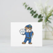 警察官のユニフォームを着た犬 ポストカード (スタンド正面)